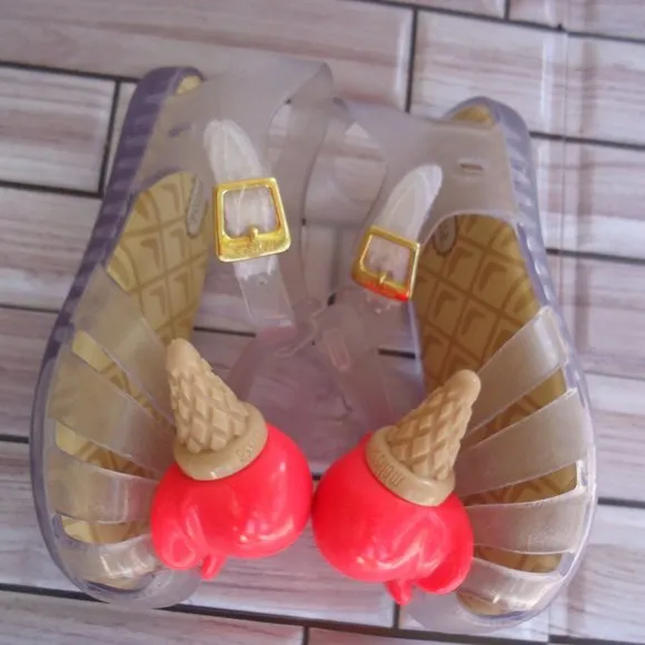 SIZE 3. Mini Melissa girl's jelly sandals.