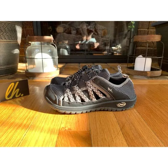 Size 4y Chaco Outcross 2 Watersport Shoes J180077