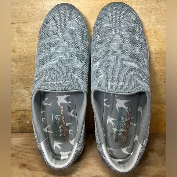 Skechers Commute Time Knitastic SPARKLE Womens Sz 9 Slip On Shoes Sneakers Gray