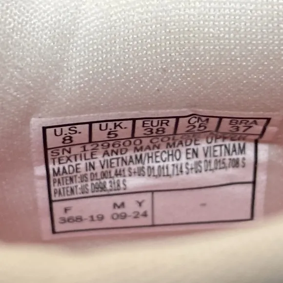 Skechers  Go Run Max Cushion  Elite 2.0 Women's Natural Pink Sneakers 8 NWOT