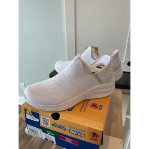 Skechers NIB White Ultra Flex 3.0 with sparkled stones, slip in shoe ladies 10