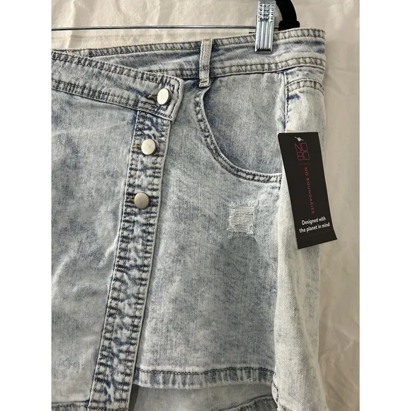 Skort Skirt Shorts Light Acid Wash Size 17 Denim Blue Jean No Boundaries NOBO