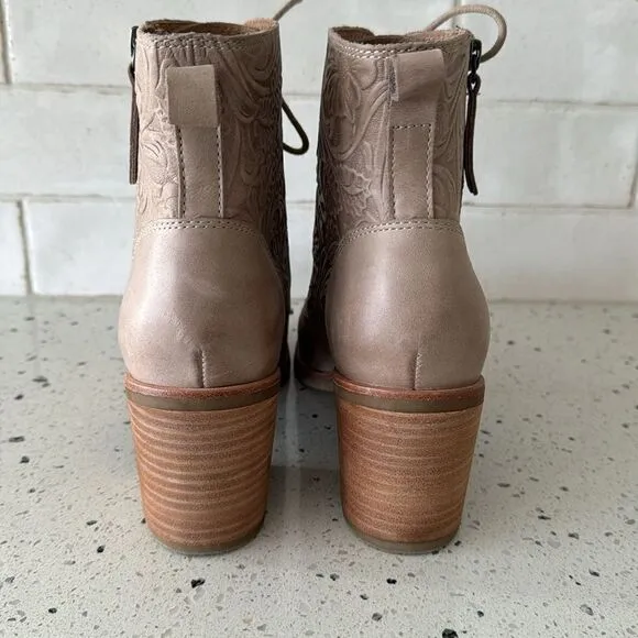 Sofft Sondra Light Taupe Leather Embossed Floral Block Heel Ankle Boots Size 9.5