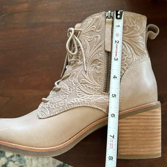 Sofft Sondra Light Taupe Leather Embossed Floral Block Heel Ankle Boots Size 9.5