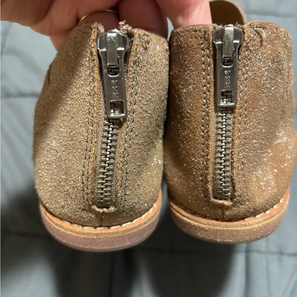 SOFFT Sparkle Tan Criss-Cross Sandals Size 8.5