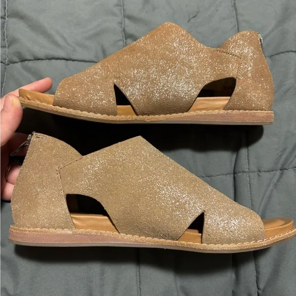 SOFFT Sparkle Tan Criss-Cross Sandals Size 8.5