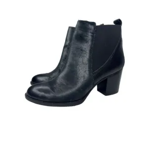 Sofft Welling Black Textured Leather Chelsea Boots Size 9.5