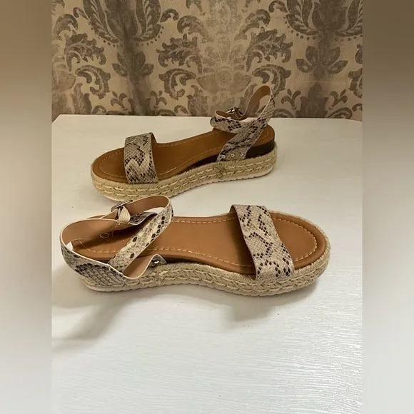 SoHo Elite Sandals open toe Espadrille Snake Skin size 8