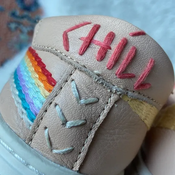 Soludos embroidered sneaker tennis shoe rainbow sun chill out tan blush 8.5