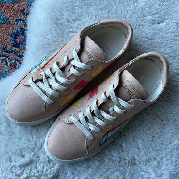 Soludos embroidered sneaker tennis shoe rainbow sun chill out tan blush 8.5