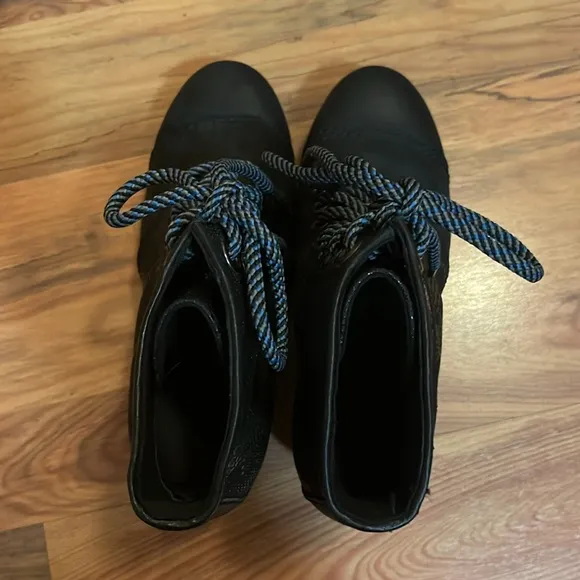 Sorel 1964 WEDGE Womens Boots size 7 LIKE NEW