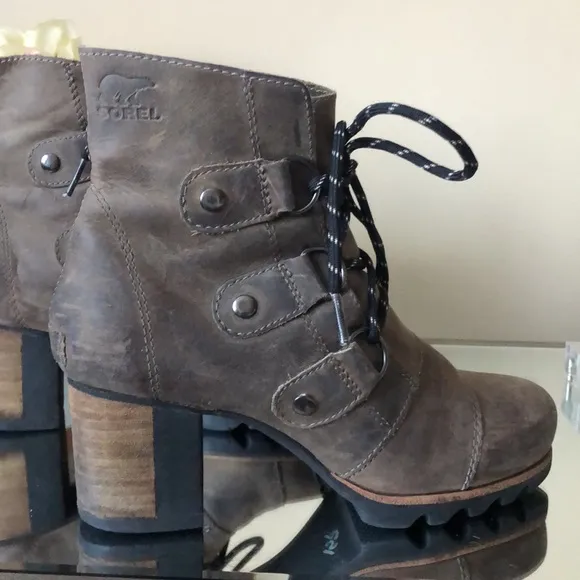 Sorel Addington Lace-Up Ankle Boots
