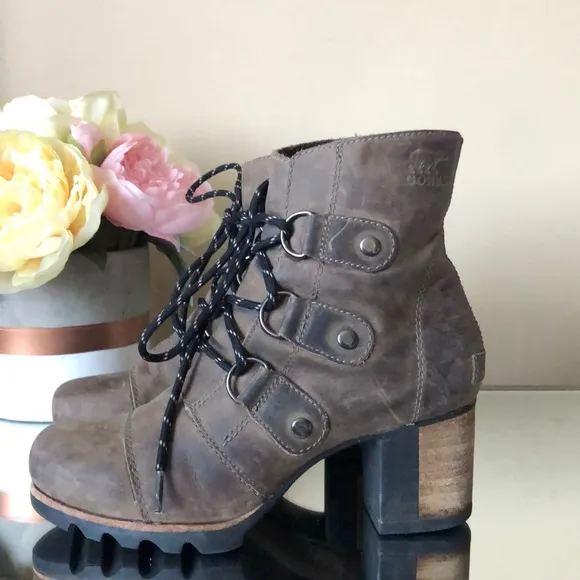 Sorel Addington Lace-Up Ankle Boots