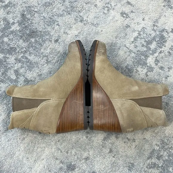 Sorel After Hours Chelsea Wedge Ankle Boots Tan Beige Suede Sz 9