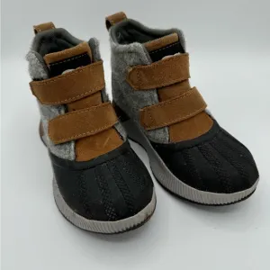 Sorel Black and Brown Boots with High-Top Design
