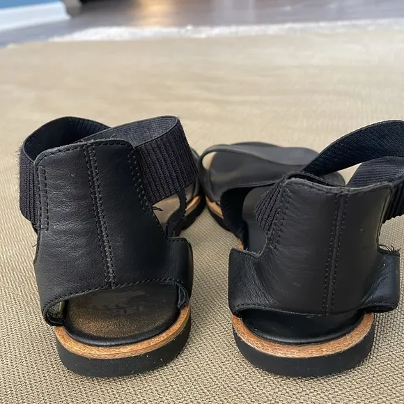 Sorel Ella Black Leather Sandals Size 8