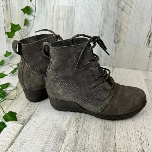 Sorel Evie Suede Wedge Ankle Boots Size 8