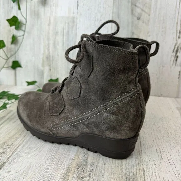 Sorel Evie Suede Wedge Ankle Boots Size 8