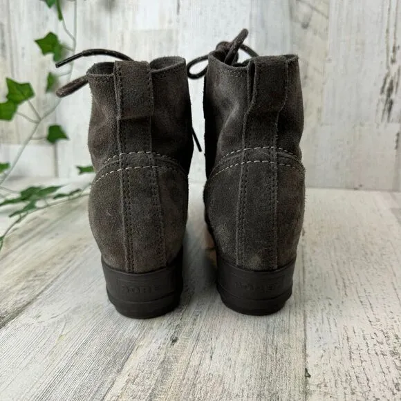 Sorel Evie Suede Wedge Ankle Boots Size 8