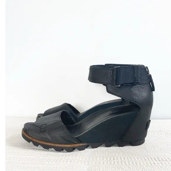 SOREL Joanie II Wedge Sandals Black Womens size 9.5