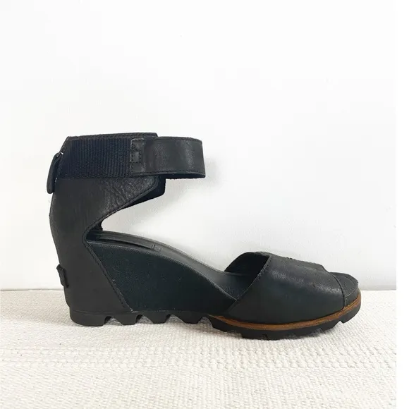 SOREL Joanie II Wedge Sandals Black Womens size 9.5