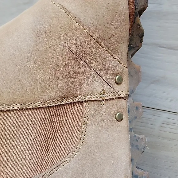 Sorel Lea Wedge Boots 7.5 Tan