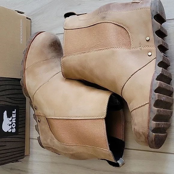 Sorel Lea Wedge Boots 7.5 Tan