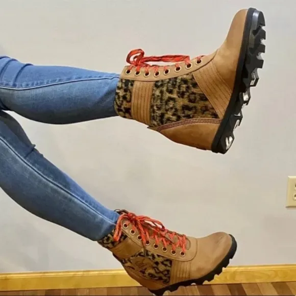 Sorel Lexie Faux Fur Leopard Wedge Boots 6.5 Cognac Brown Red Laces Boho Combat