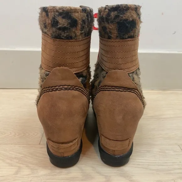Sorel Lexie Faux Fur Leopard Wedge Boots 6.5 Cognac Brown Red Laces Boho Combat