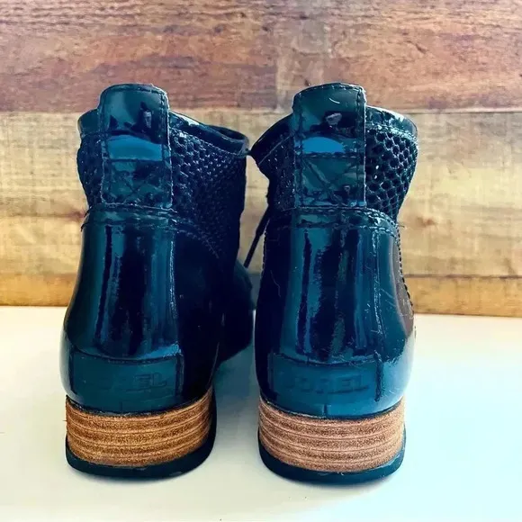 Sorel Major Lace Up Mesh Patent Leather Boots