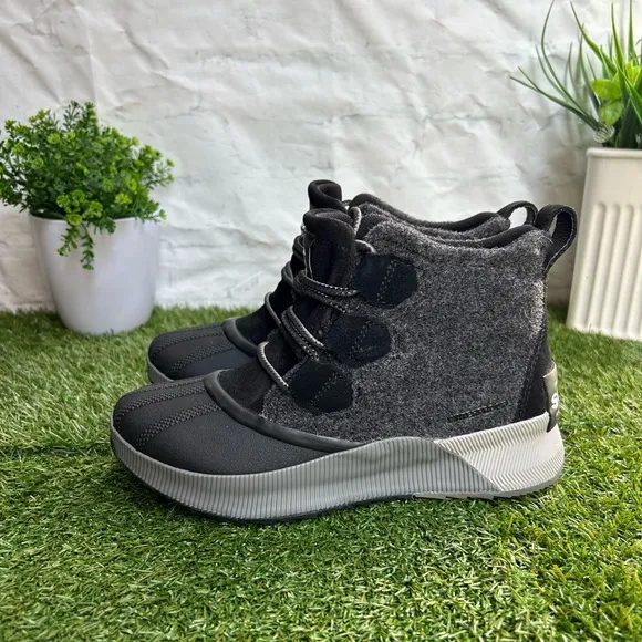 SOREL Out N About III Duck Boot Classic Boots black size 5.5 $130 new /no box