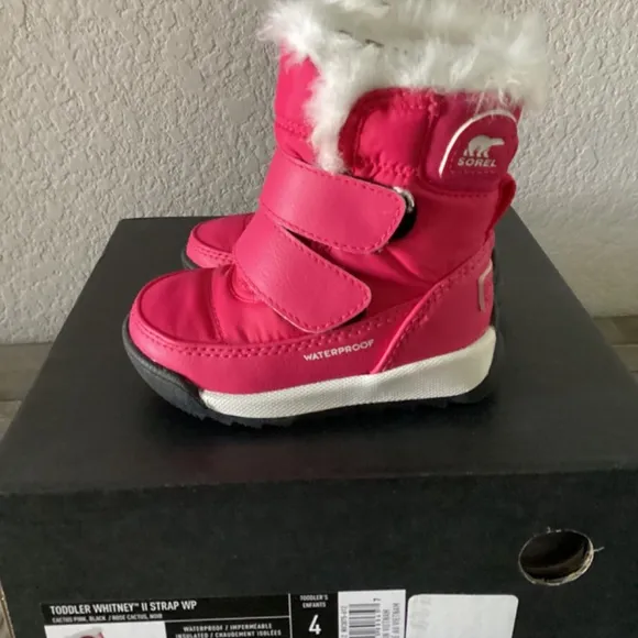 SOREL Toddlers Whitney II Strap Boots, size 4
