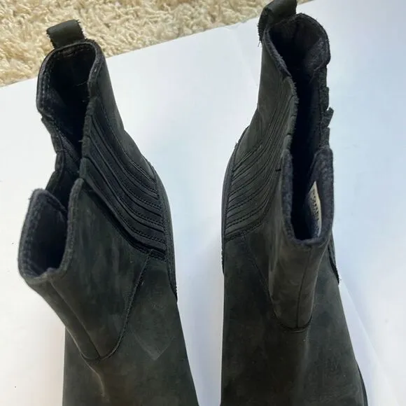 Sorel Women's Lolla Chelsea Boots (Black Suede) 7 Never worn outside