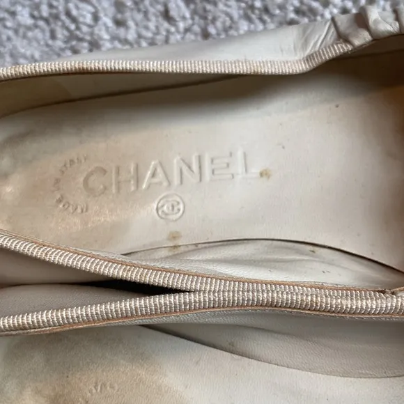 SPRING CLEANOUT 🪻🌼🥀🌹🌸🌺VINTAGE AUTHENTIC CHANEL flats