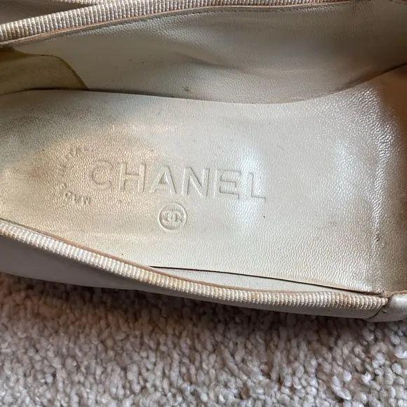 SPRING CLEANOUT 🪻🌼🥀🌹🌸🌺VINTAGE AUTHENTIC CHANEL flats