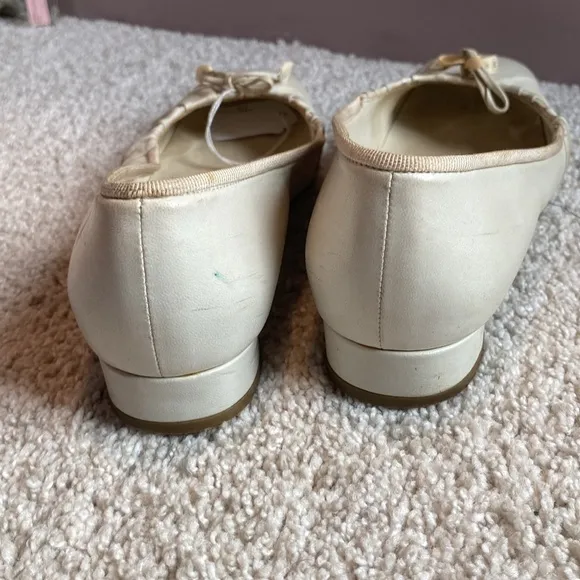 SPRING CLEANOUT 🪻🌼🥀🌹🌸🌺VINTAGE AUTHENTIC CHANEL flats