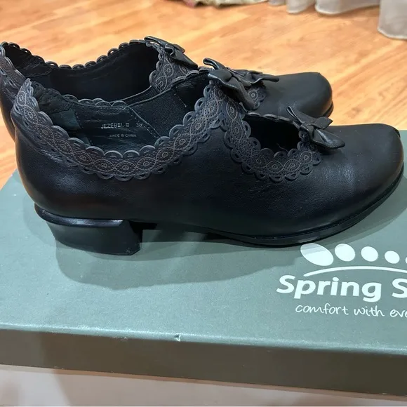 Spring Step Jezebel leather shoes.