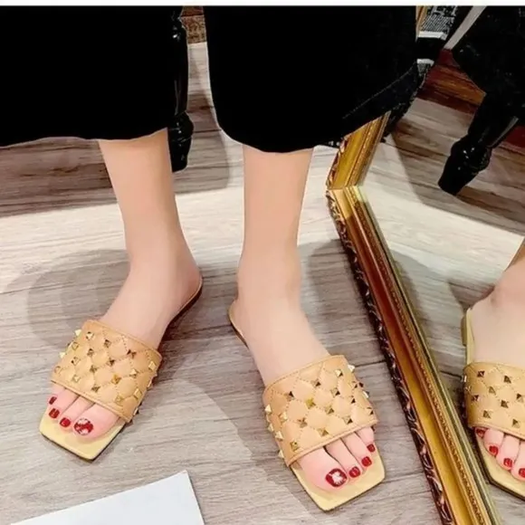 Square Toe Quilted Studded Beige Sandals Size 9.5