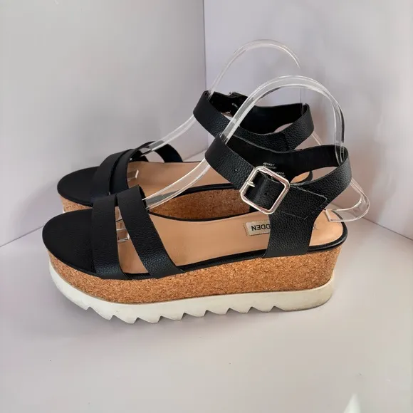 Steve Madden &quot;KEYKEY&quot; Black Platform Sandals, Open Toe, Lug Sole Women's Size 8