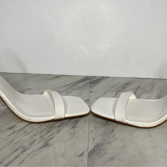 Steve Madden Shaye Square Toe White Heeled Sandal 10M