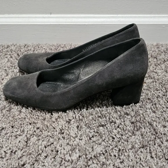 Stuart Weitzman Marymid Suede Mid Heel Pump Slate shoes size 6.5