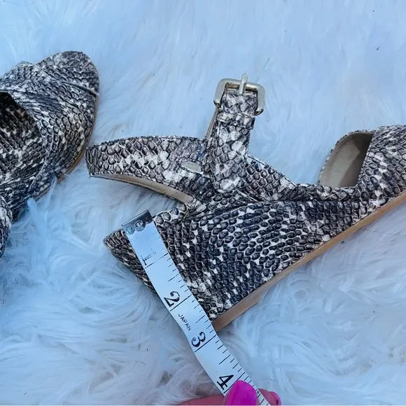 Stuart Weitzman snake skin wedge sandals size 7 black cream peep toe