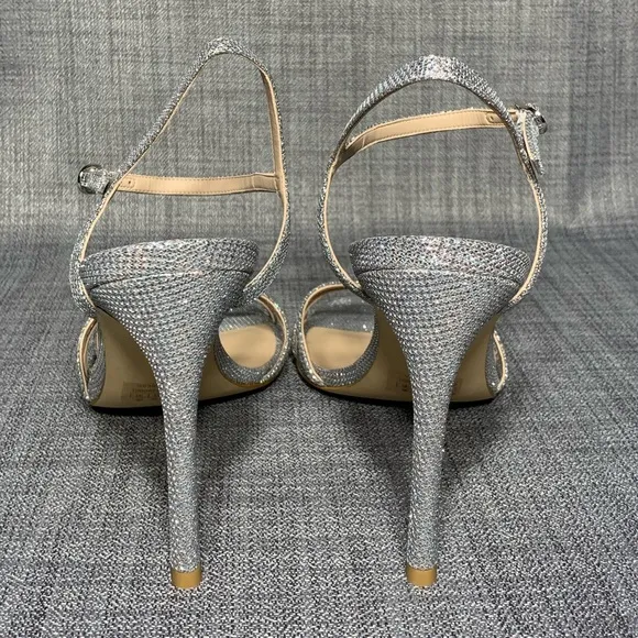 Stuart Weitzman Starla Metallic Sandals Size 9