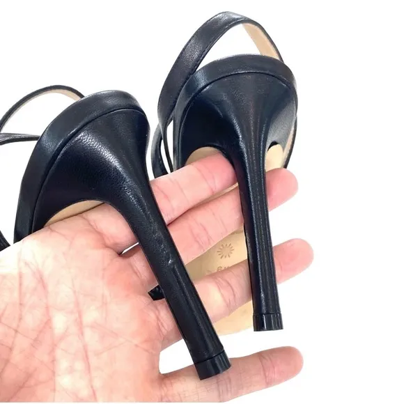 Stuart Weitzman Twist Sleek Black Leather Heels Sandals Open Toe 6.5