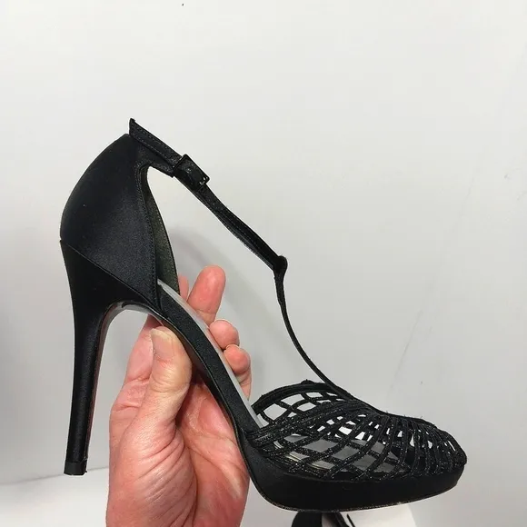 Stuart Weitzman Weave Me Evening Sandals,‎ Size 8.5