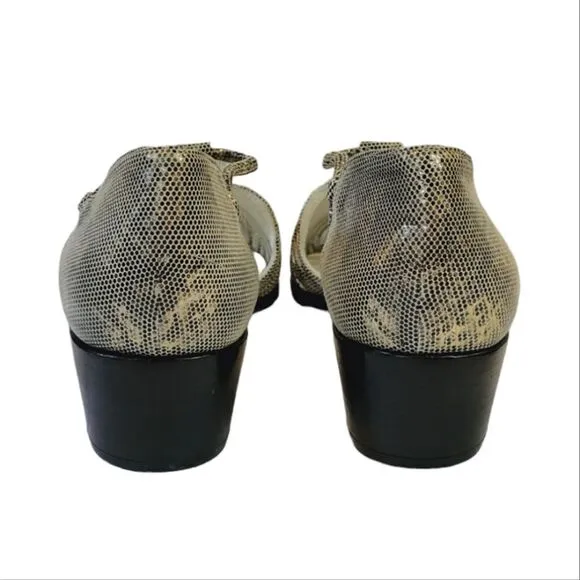 Stuart Weizmann Gold Animal Print Leather Block Heel T-Strap Sandals Size 9.5