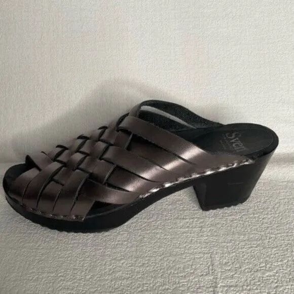 Sven Womens Size 40/US9.5-10 Silver/Black Wooden Soles Open Toe Swedish Sandals