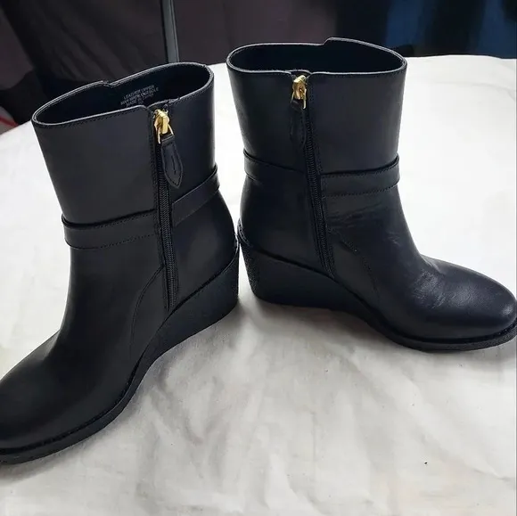 Talbots Rowan Wedge Bootie Leather Size 7M Black Ankle Boot