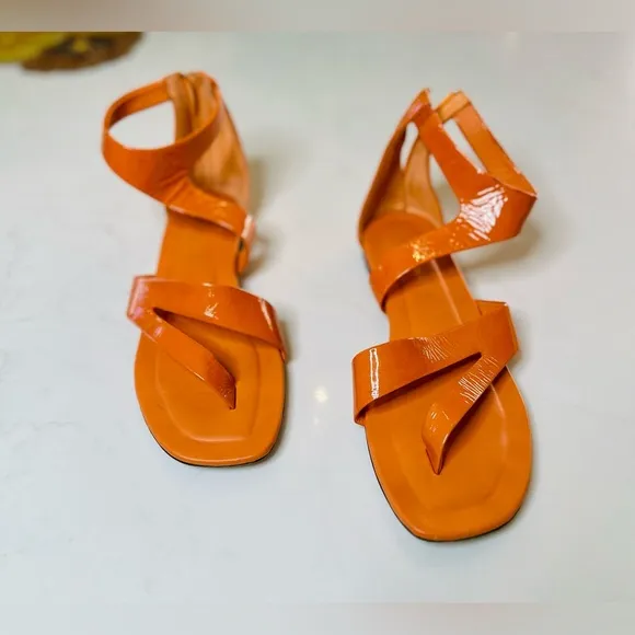 Tamara Mellon Women’s Orange Patent Leather Gladiator Sandals. Size 39EU/9US 🧡🍑