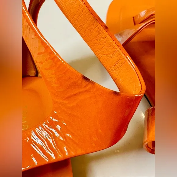 Tamara Mellon Women’s Orange Patent Leather Gladiator Sandals. Size 39EU/9US 🧡🍑